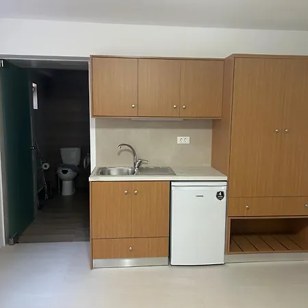 Nektar מלון דירות 2*